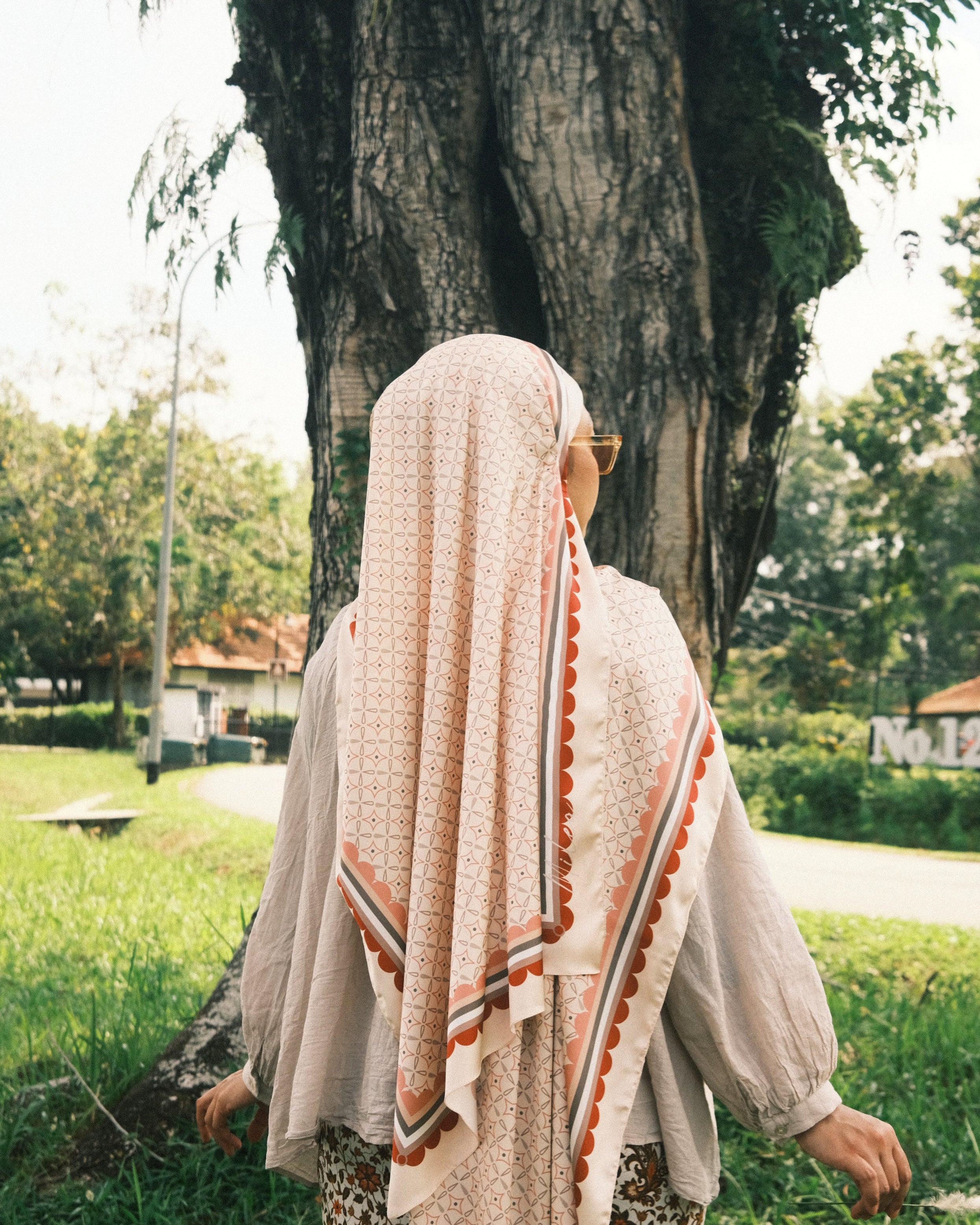 Leora in Vanilla Silk