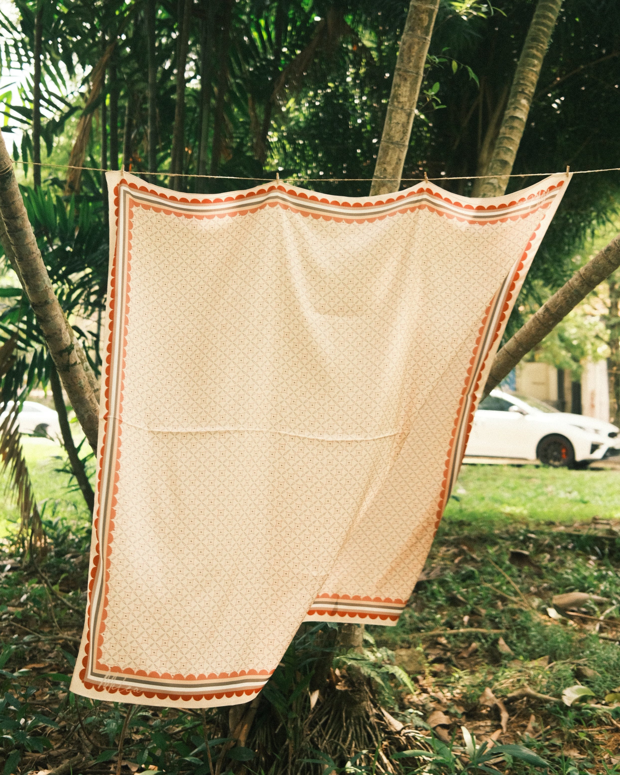 Leora in Vanilla Silk